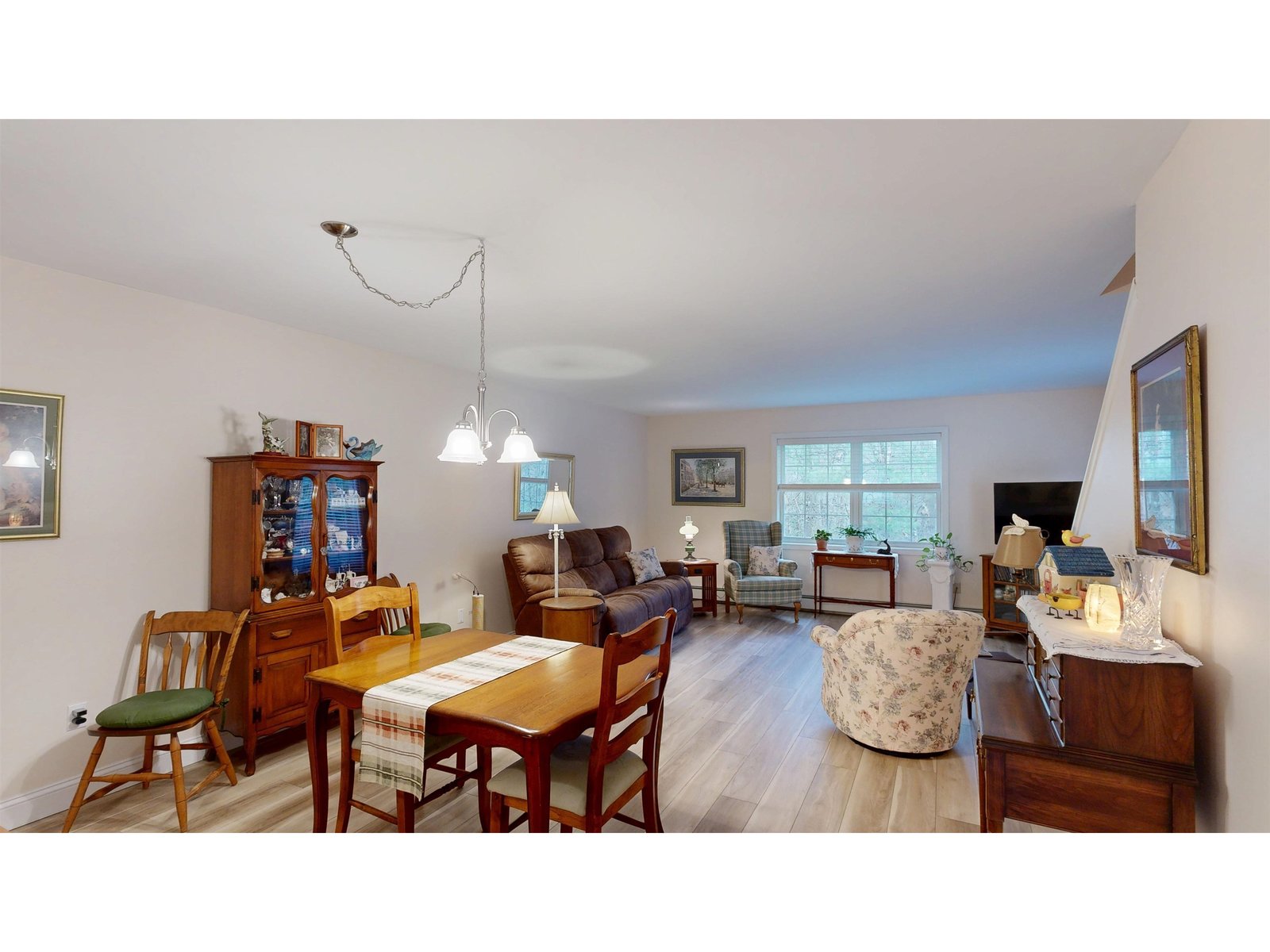 24 Pointe Drive