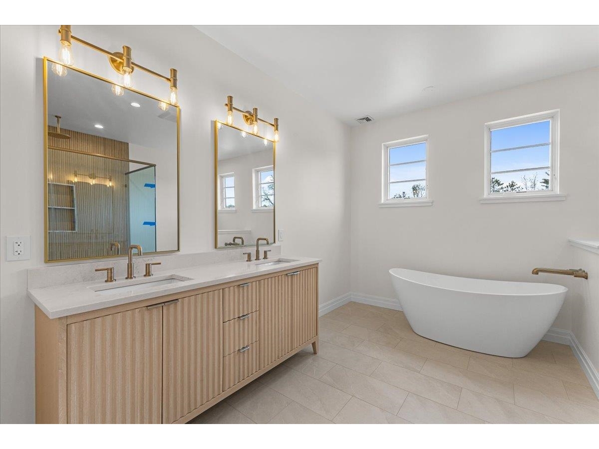 24 River's Edge Lane, Unit 2