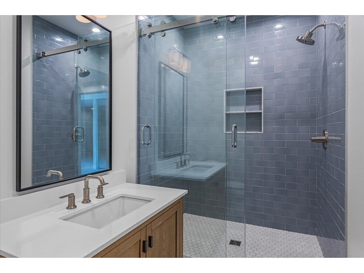 24 River's Edge Lane, Unit 2