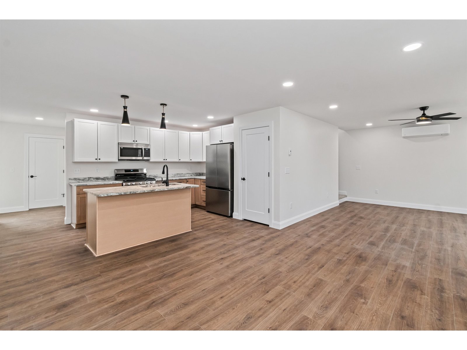 24 Upper Gilman Street, Unit 4