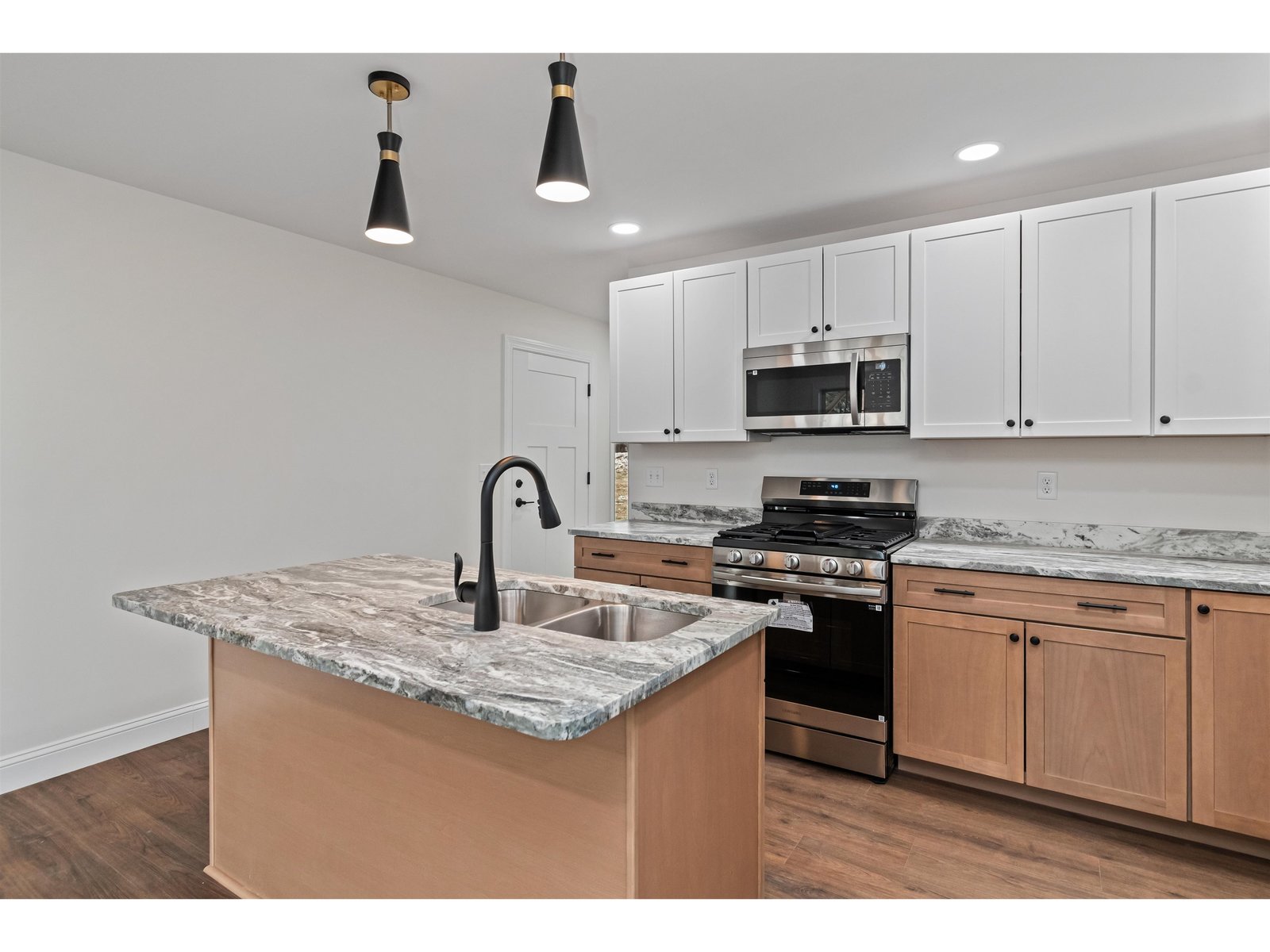 24 Upper Gilman Street, Unit 4