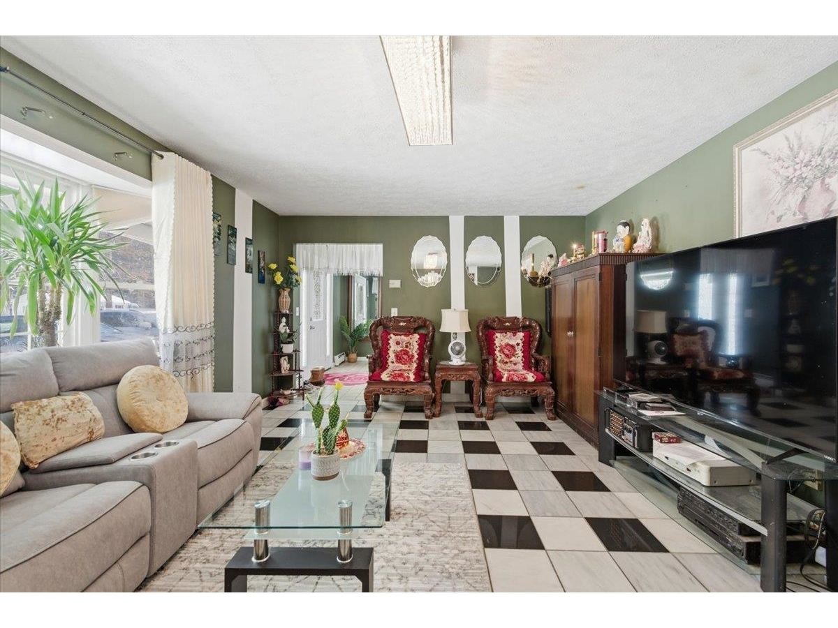 240 North Brownell Road