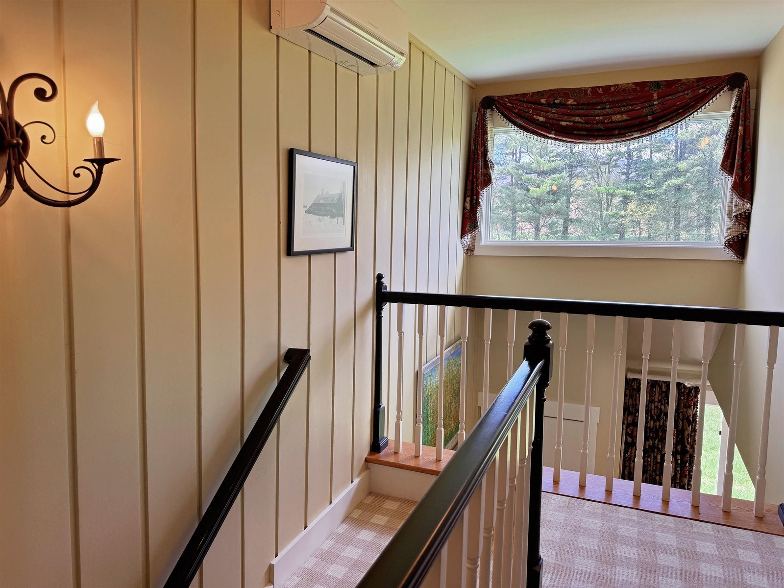 2nd Floor Landing