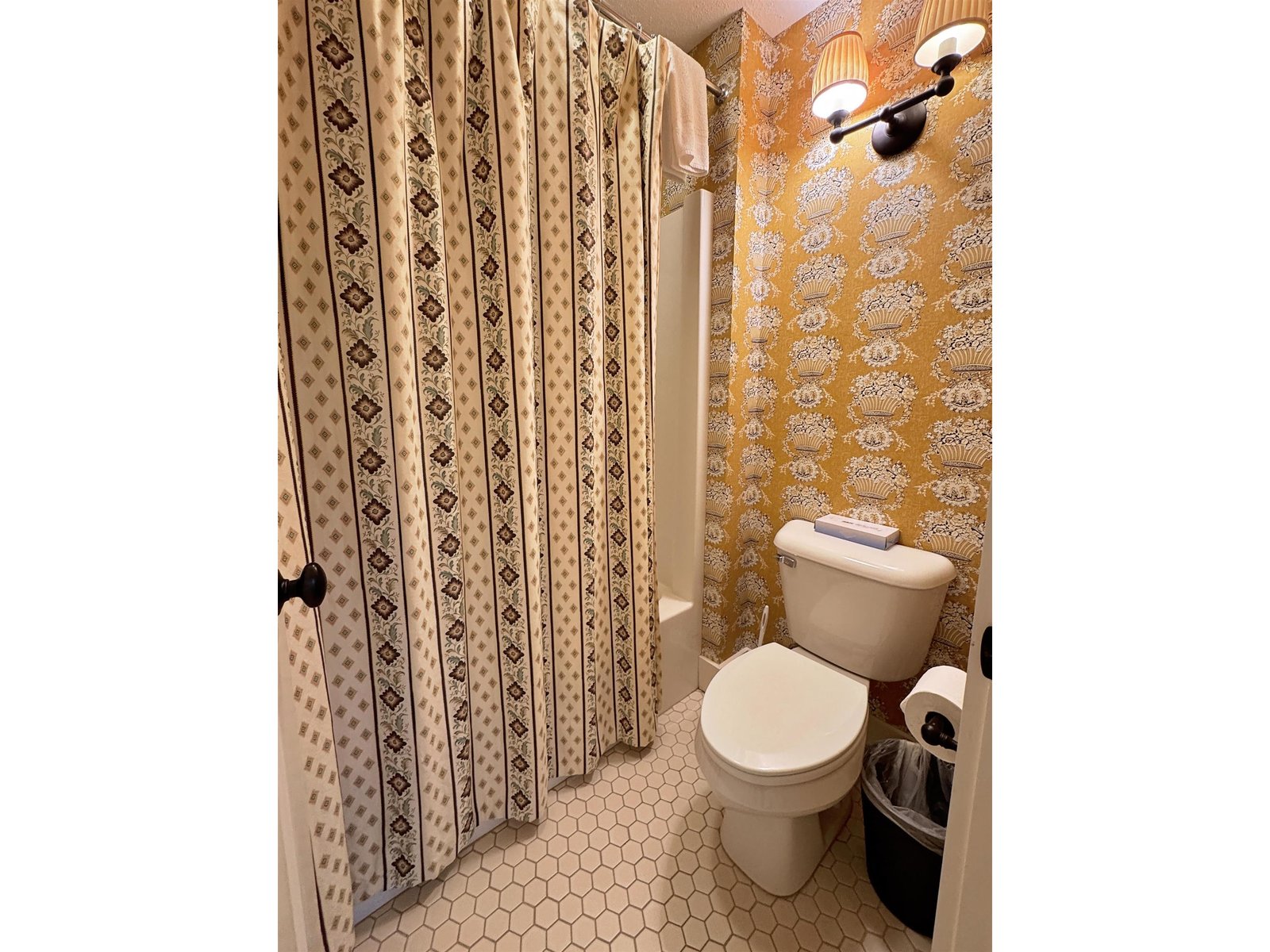 240 Village Green Drive, Unit 14E