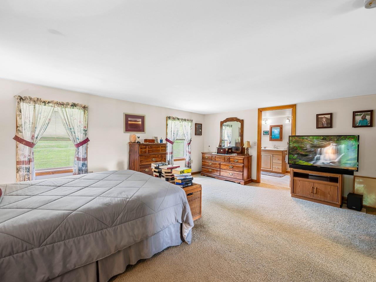 2403 Crosstown Road