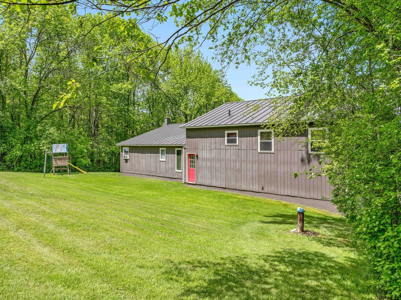 2403 Crosstown Road