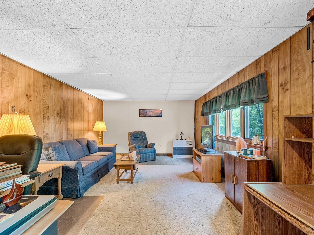 2403 Crosstown Road