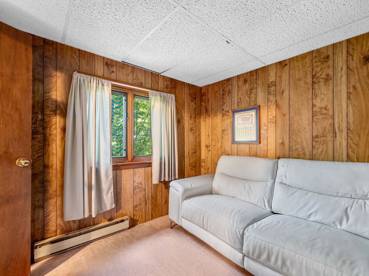 2403 Crosstown Road