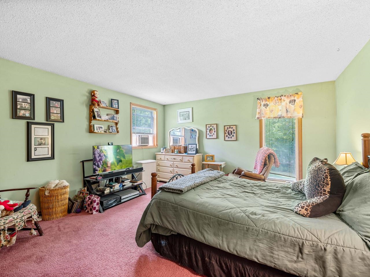 2403 Crosstown Road