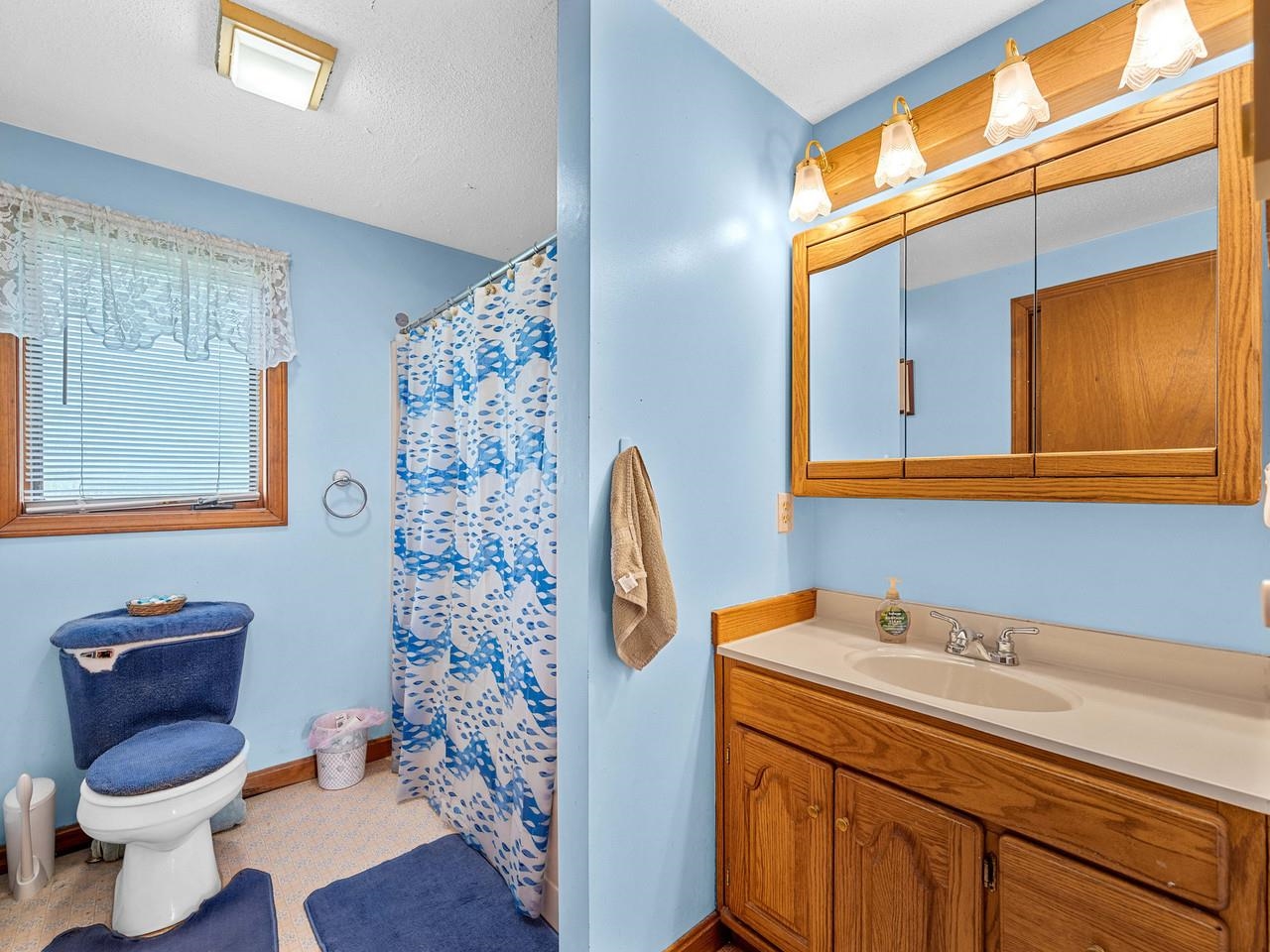 2403 Crosstown Road