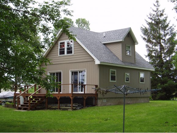 241 Oakridge Ln