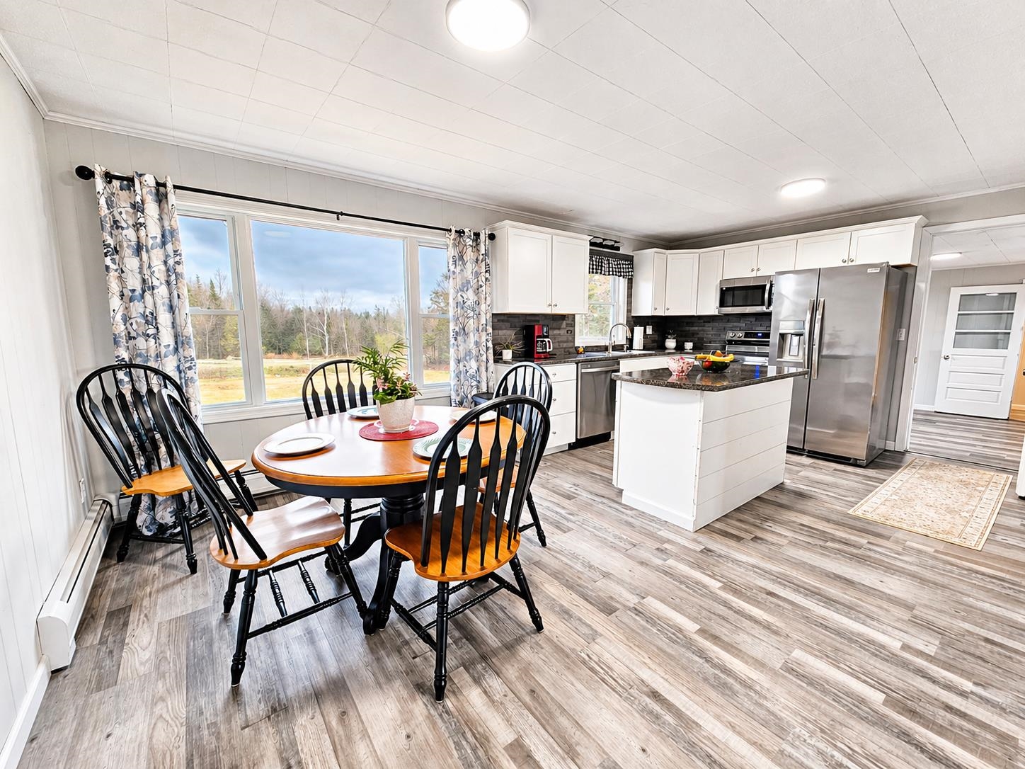 Open Kitchen/Dining