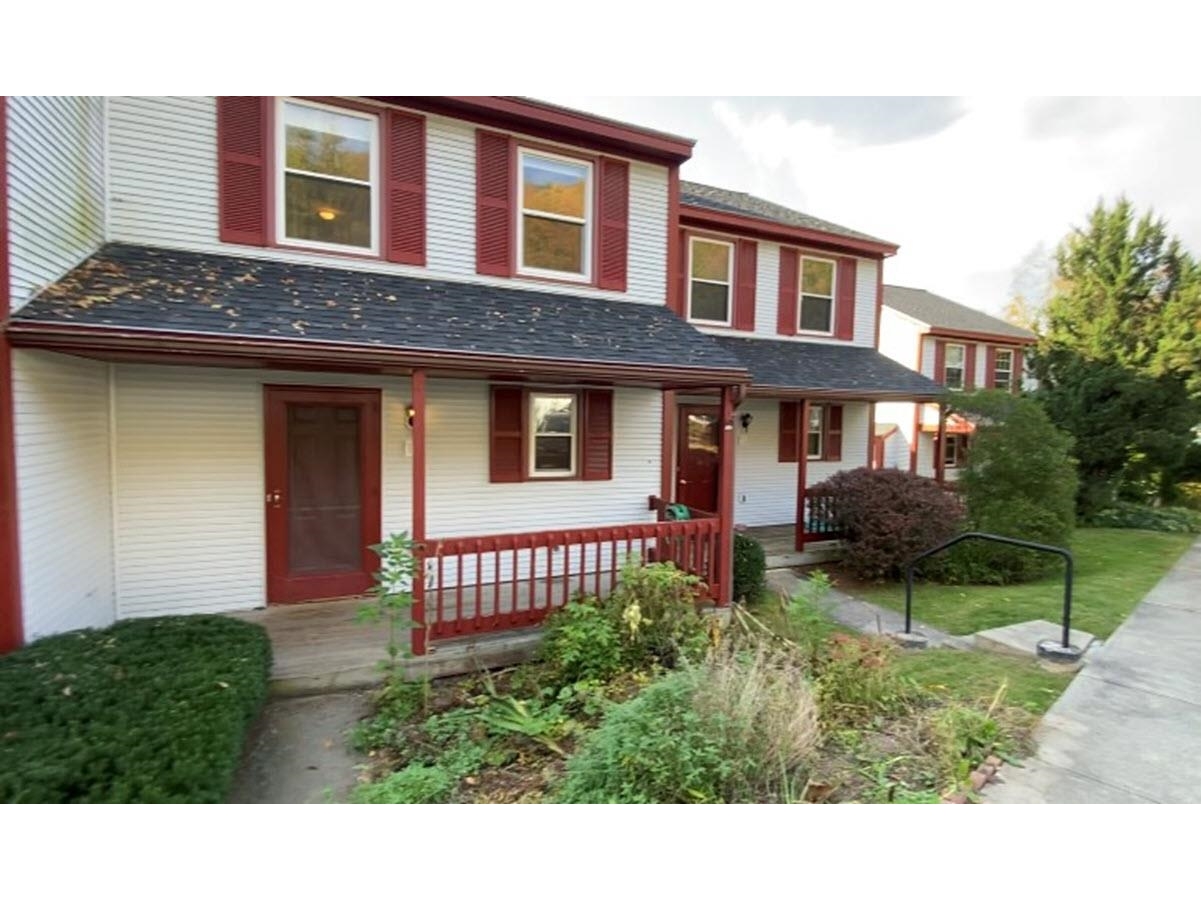 242 Lyman Meadows, Unit T2