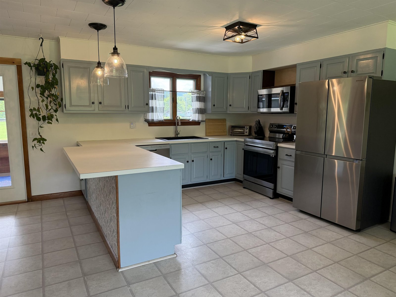 243 Goeltz Road