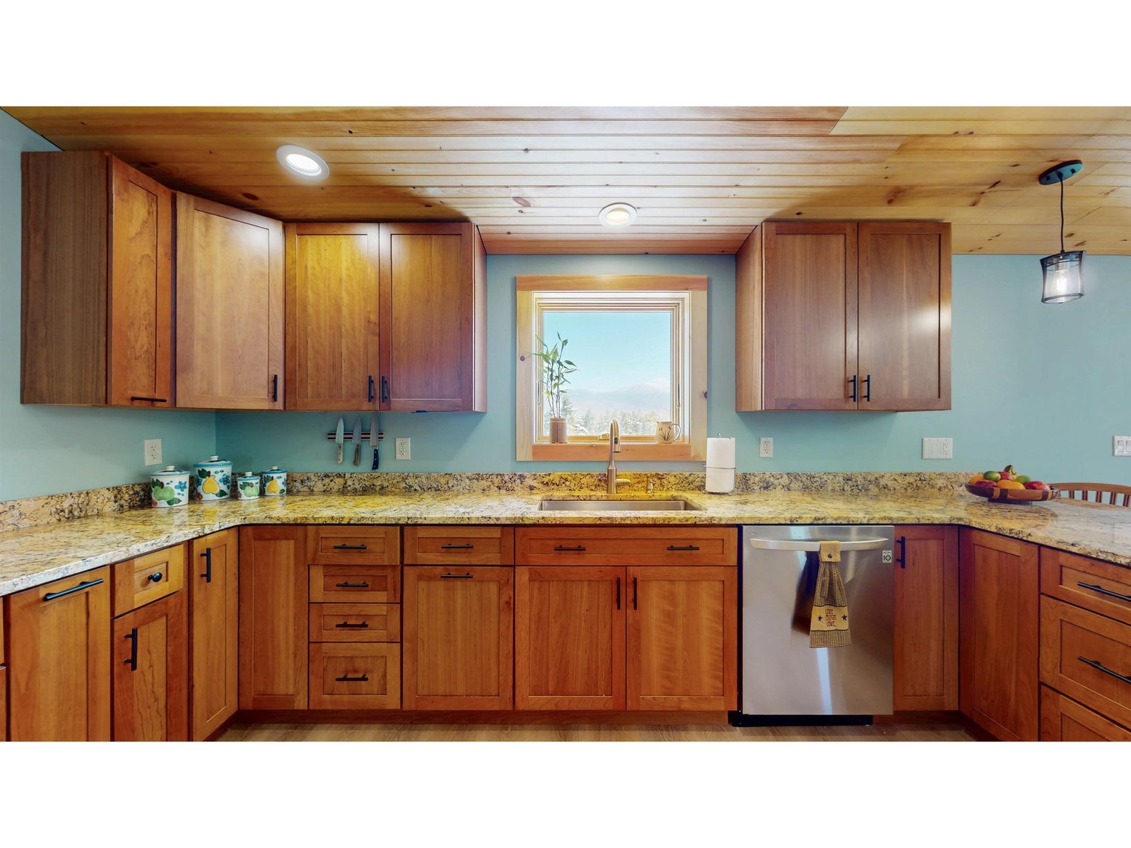 Main House - Kitchen