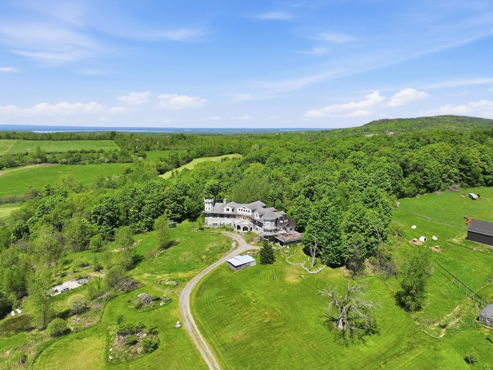 2437 Oakland Station Road