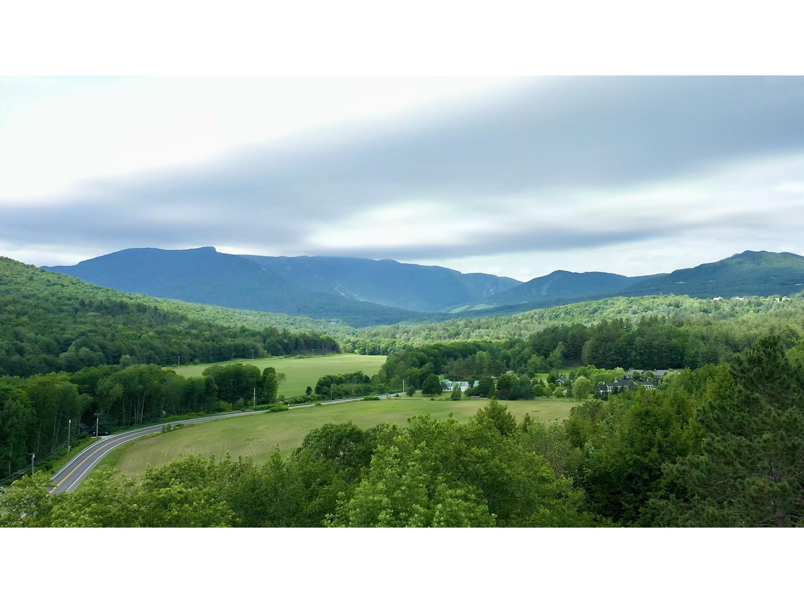 2438 Mountain Road, Stowe