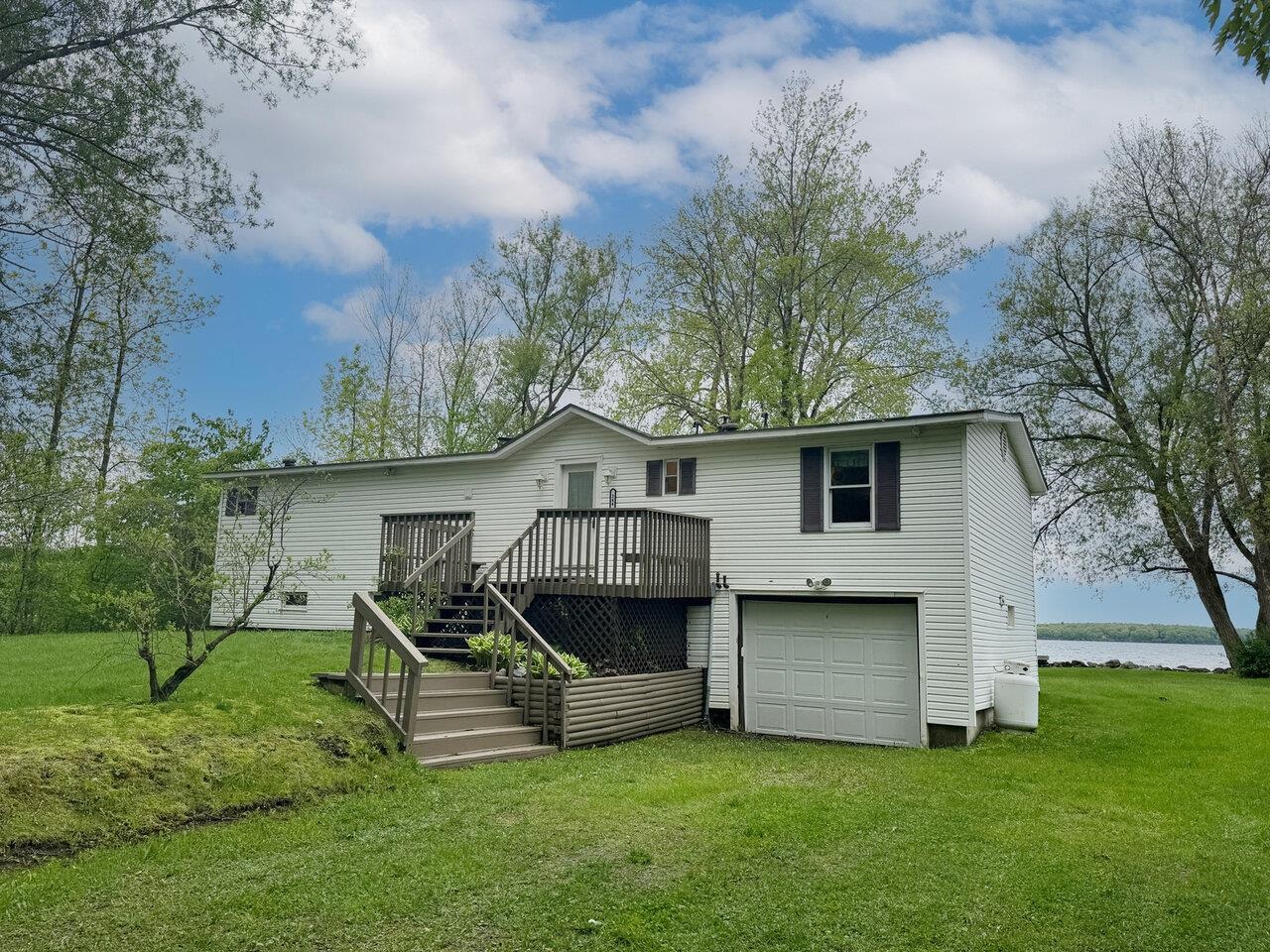 Lake Living Year-Round!
