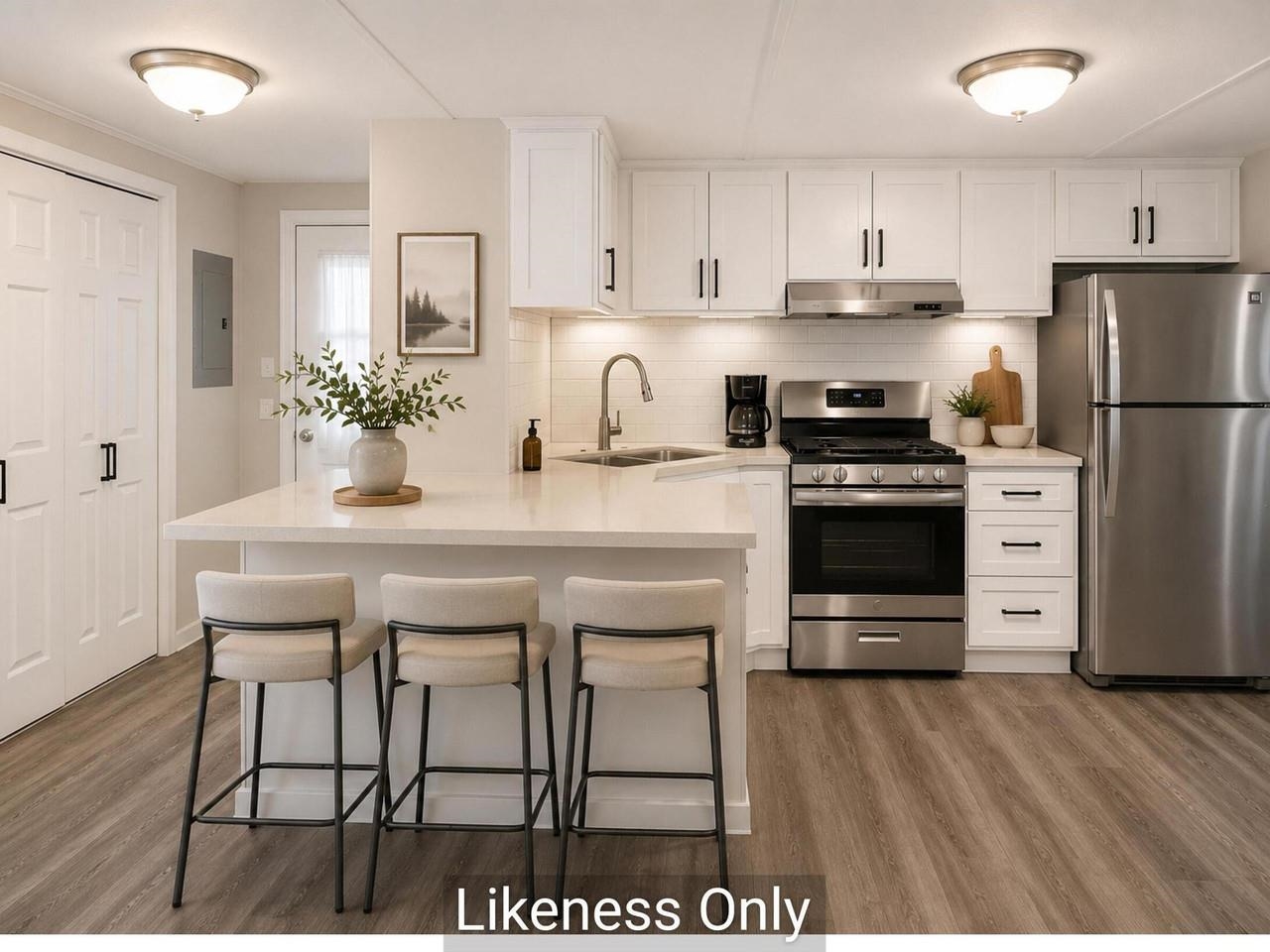Kitchen with Breakfast Bar