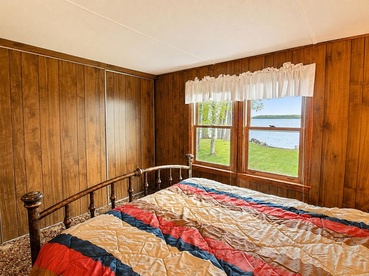 Lake Views from 3/4 Bedrooms