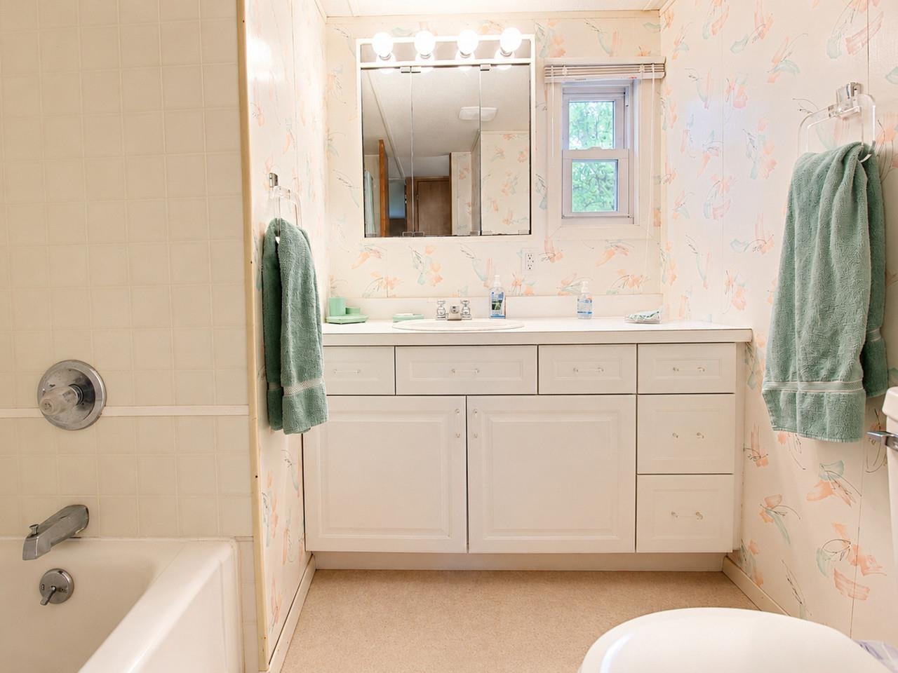 Full Guest Bath