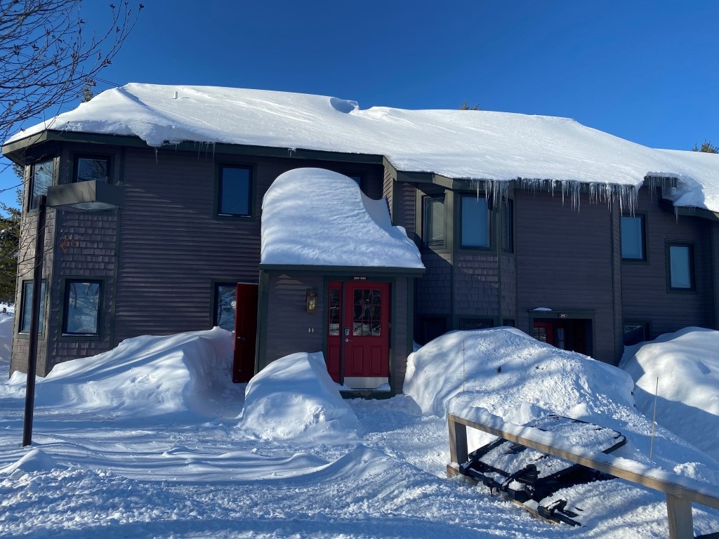 248 Slopeside Road, Unit S904