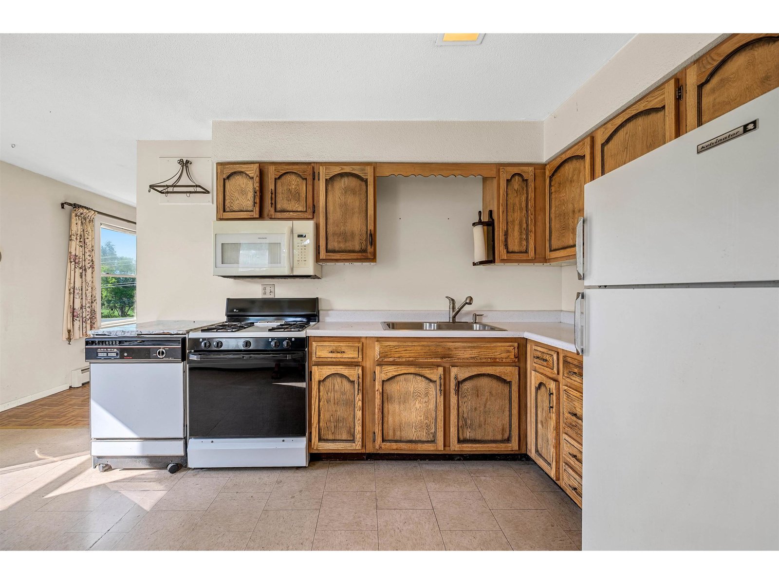 2480 East Warren Road
