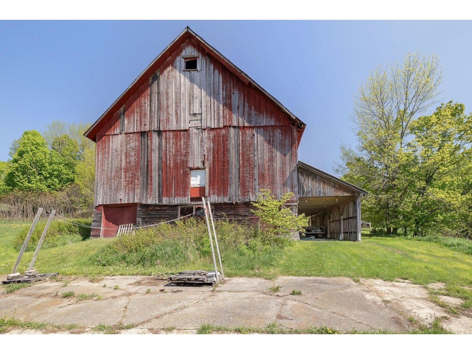 2486 Peak Road