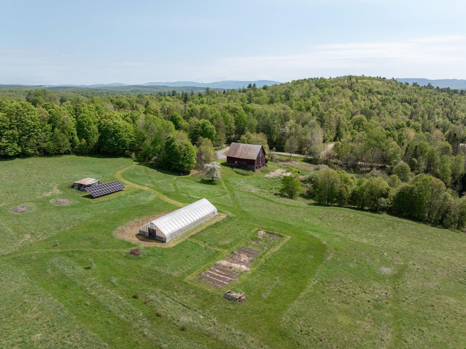 2486 Peak Road
