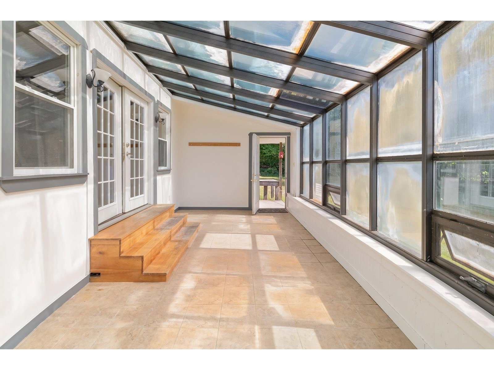2486 Peak Road