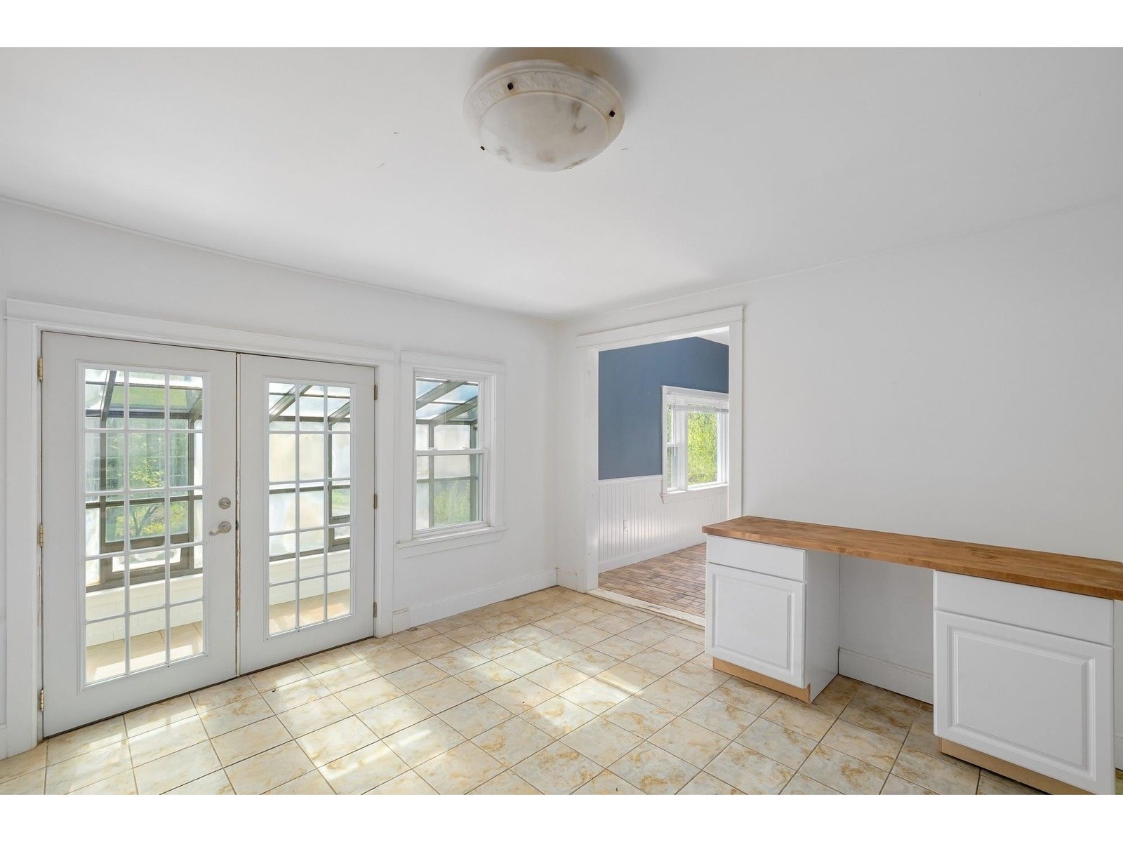 2486 Peak Road
