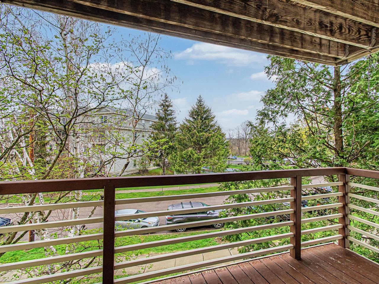 Peaceful & serene balcony