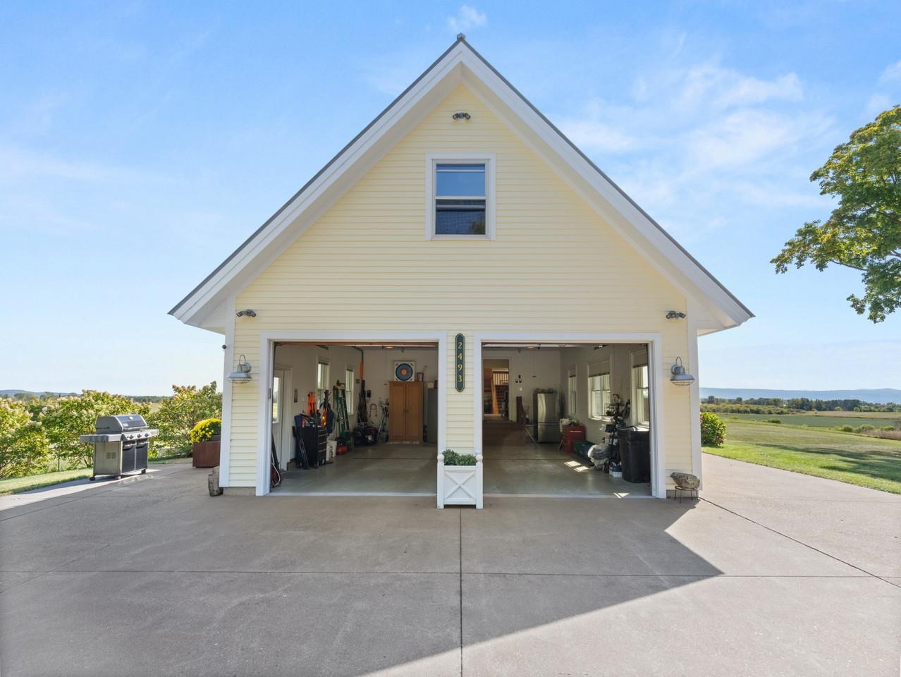 Heated 2-Car Garage