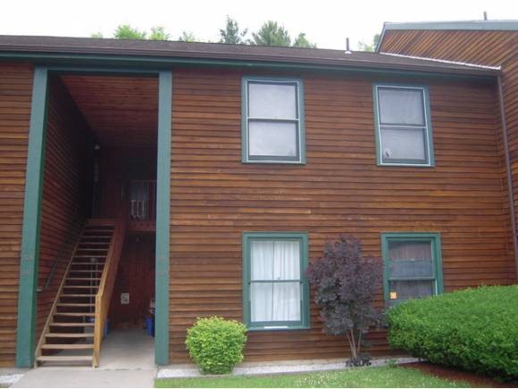 25 Baycrest Drive, Unit 206
