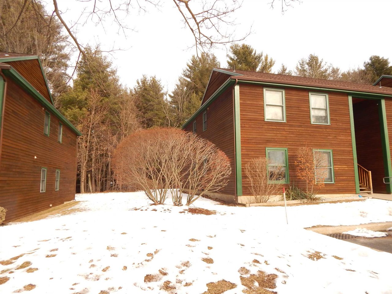25 Baycrest Drive, Unit 207