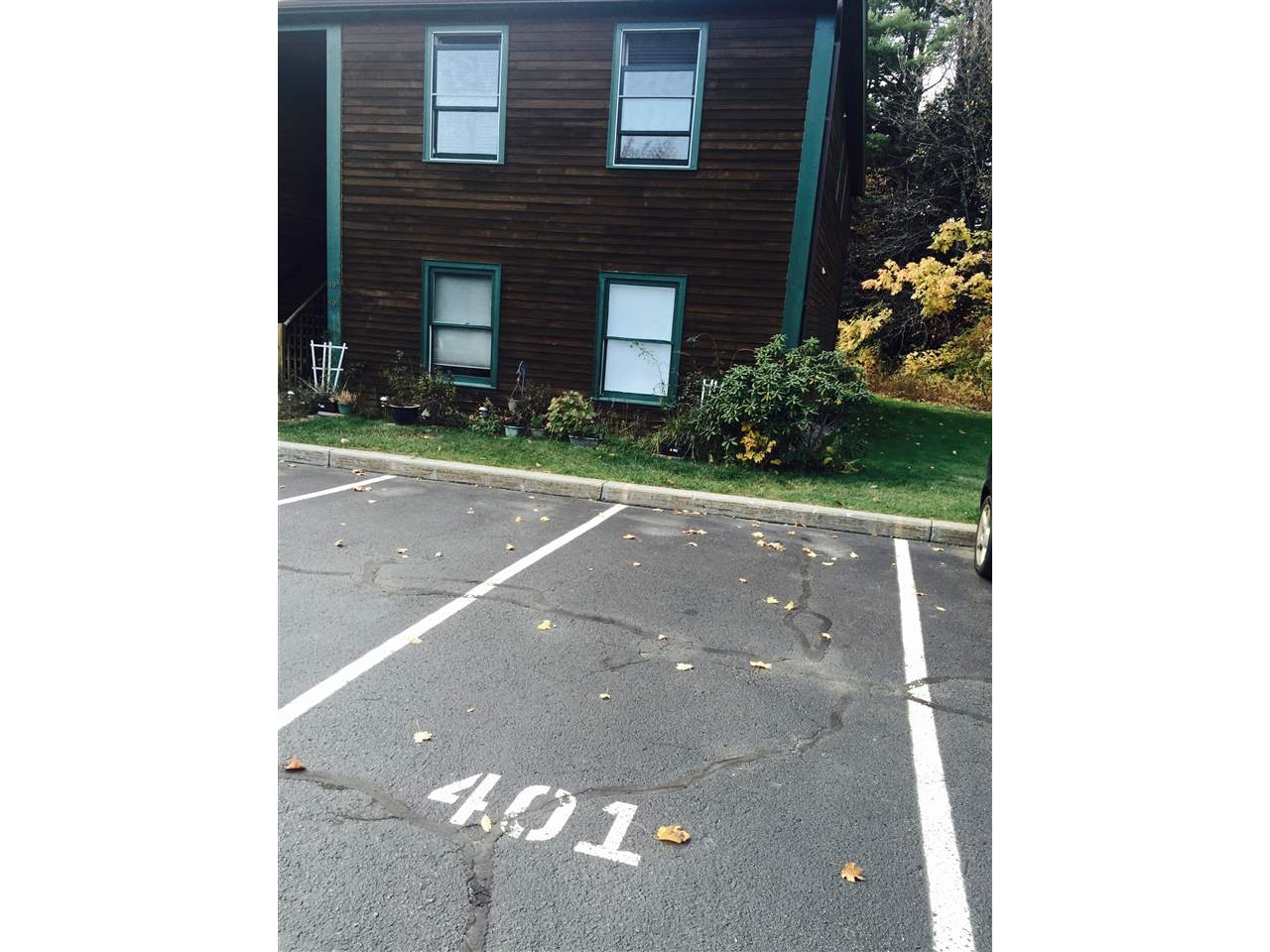 25 Baycrest Drive, Unit 401