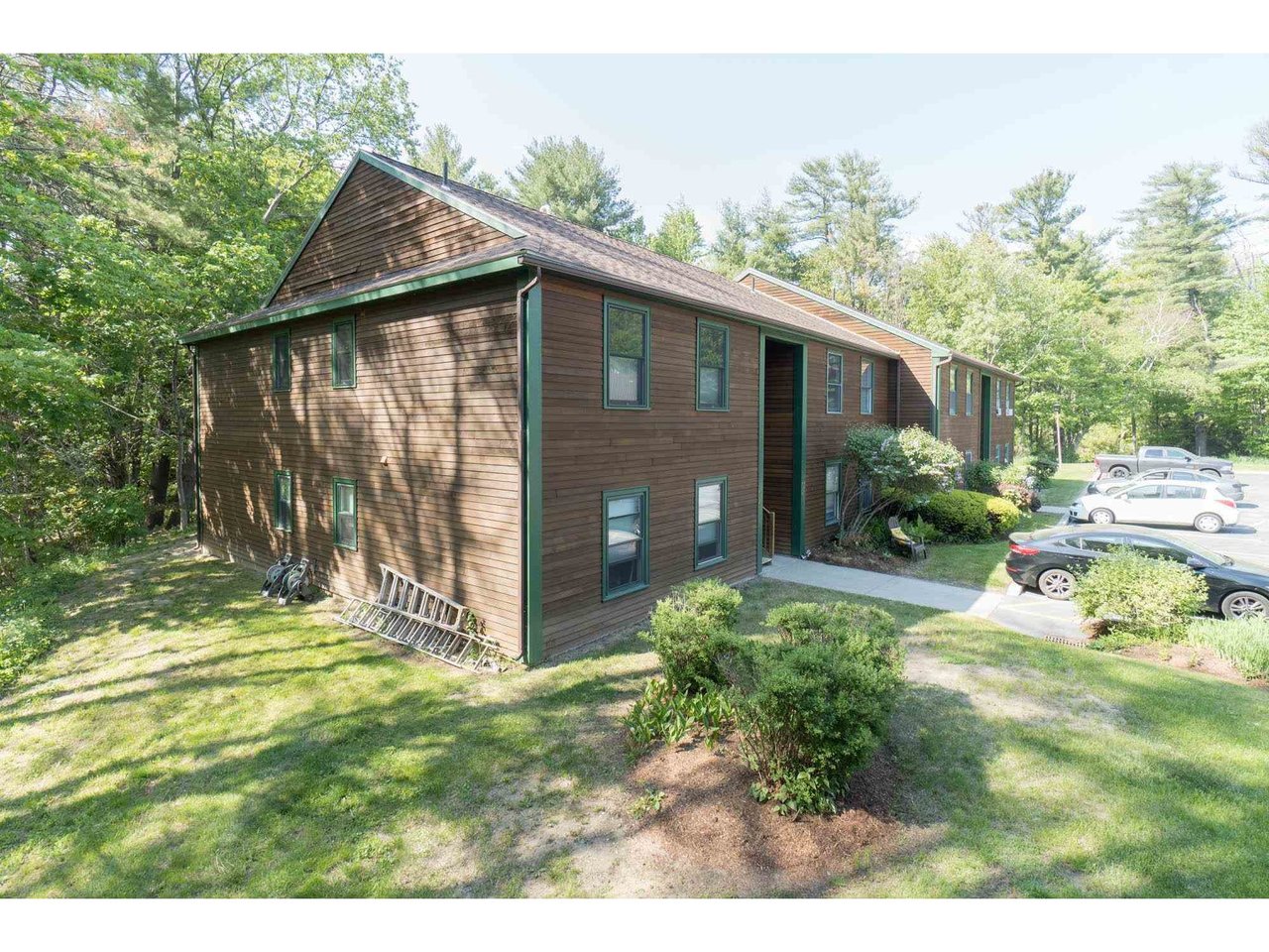 25 Baycrest Drive, Unit 406