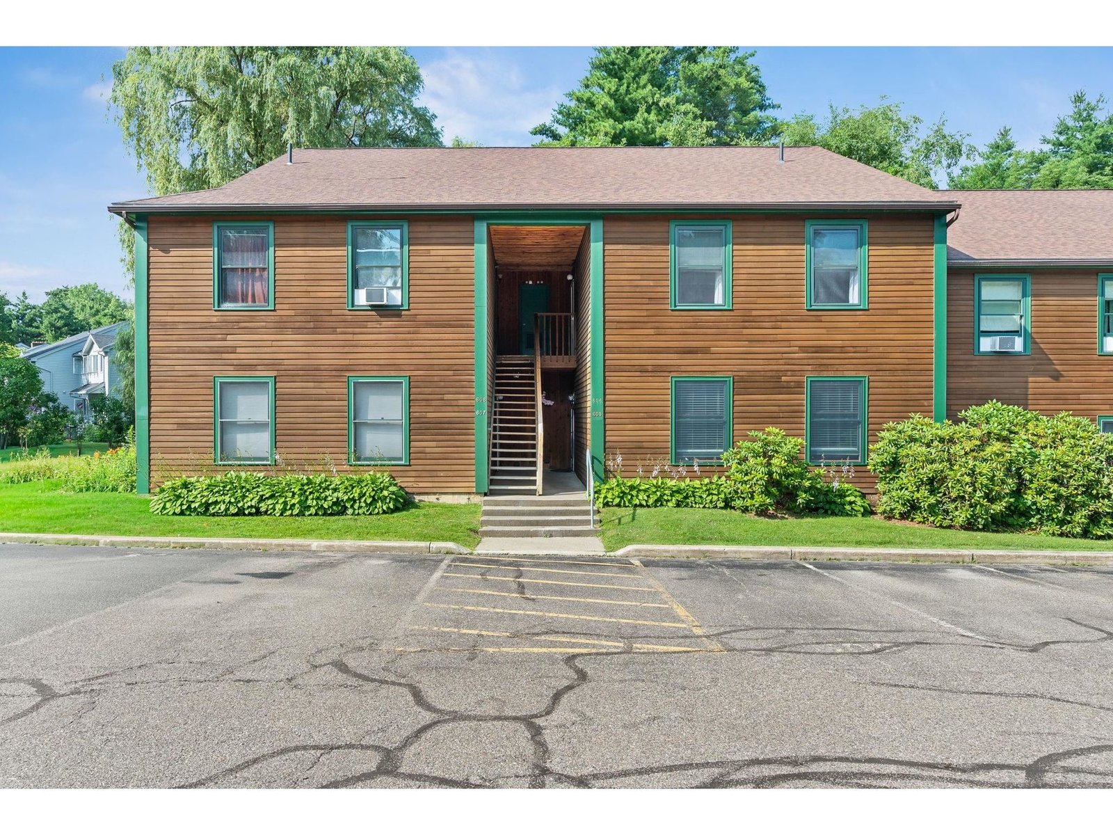 25 Baycrest Drive, Unit 605