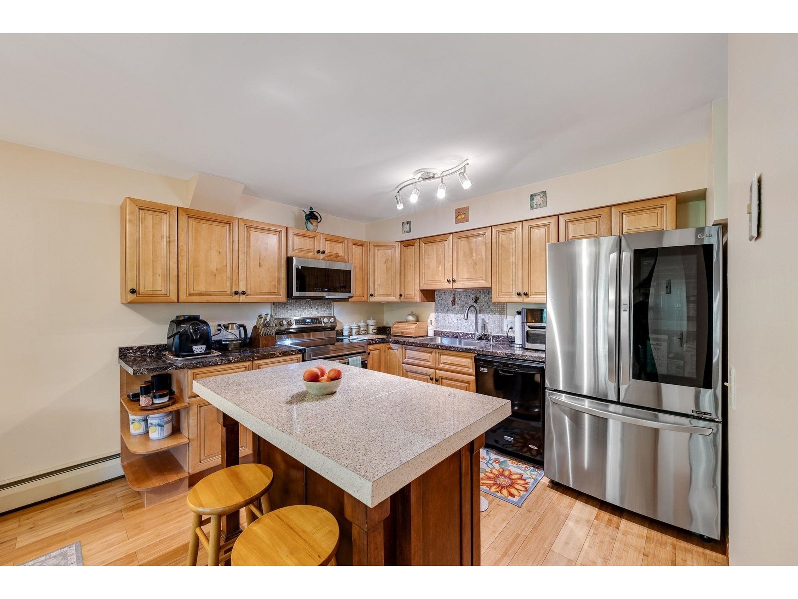 25 Baycrest Drive, Unit 605