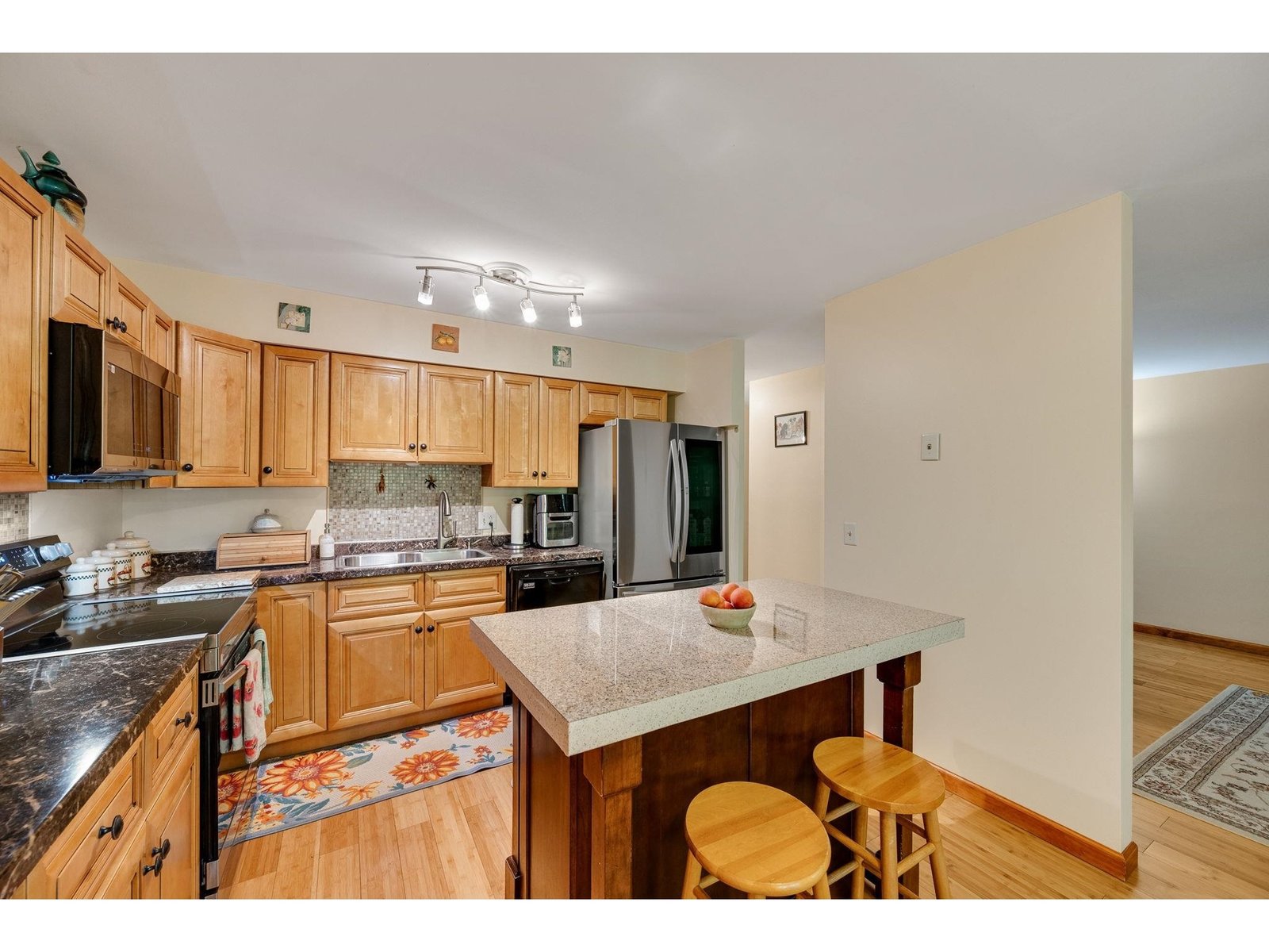 25 Baycrest Drive, Unit 605