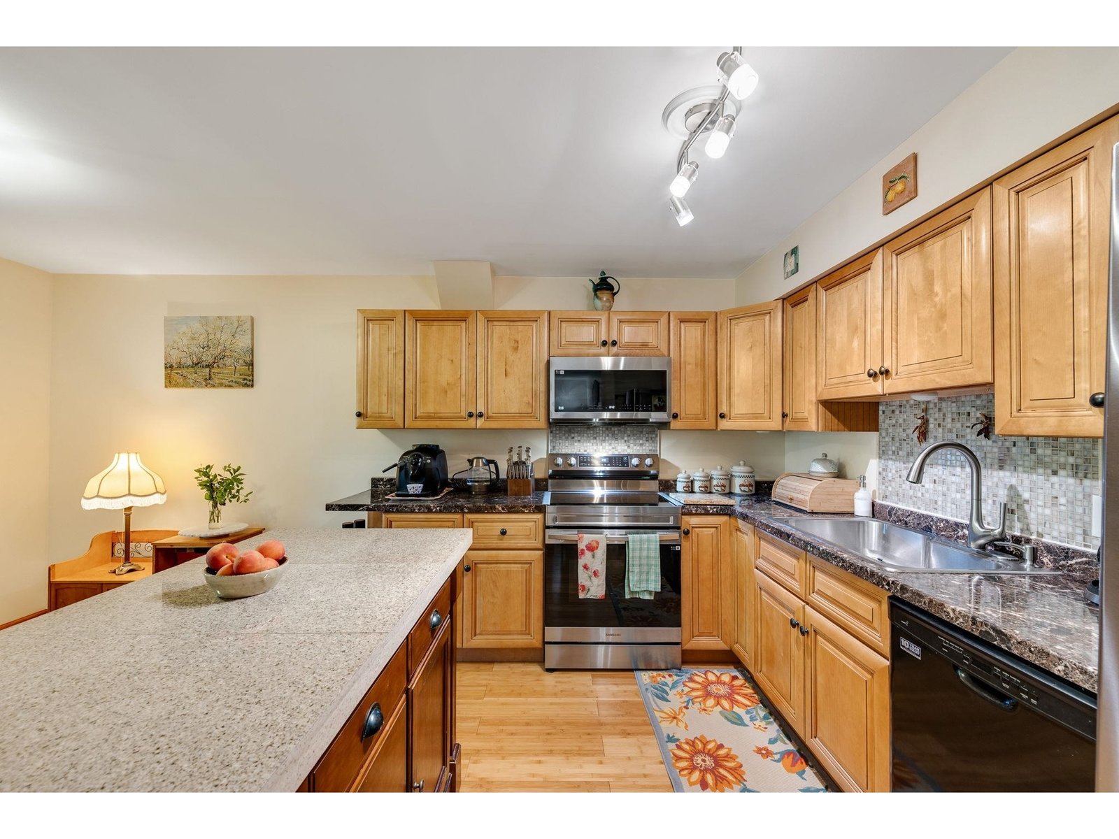 25 Baycrest Drive, Unit 605