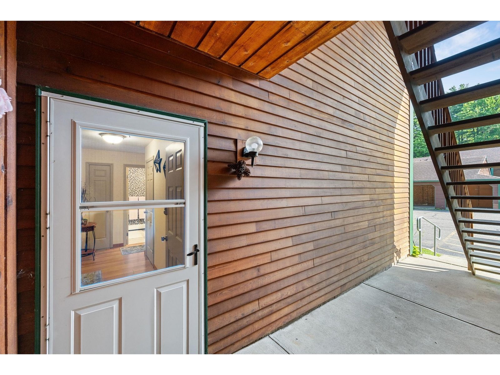 25 Baycrest Drive, Unit 605