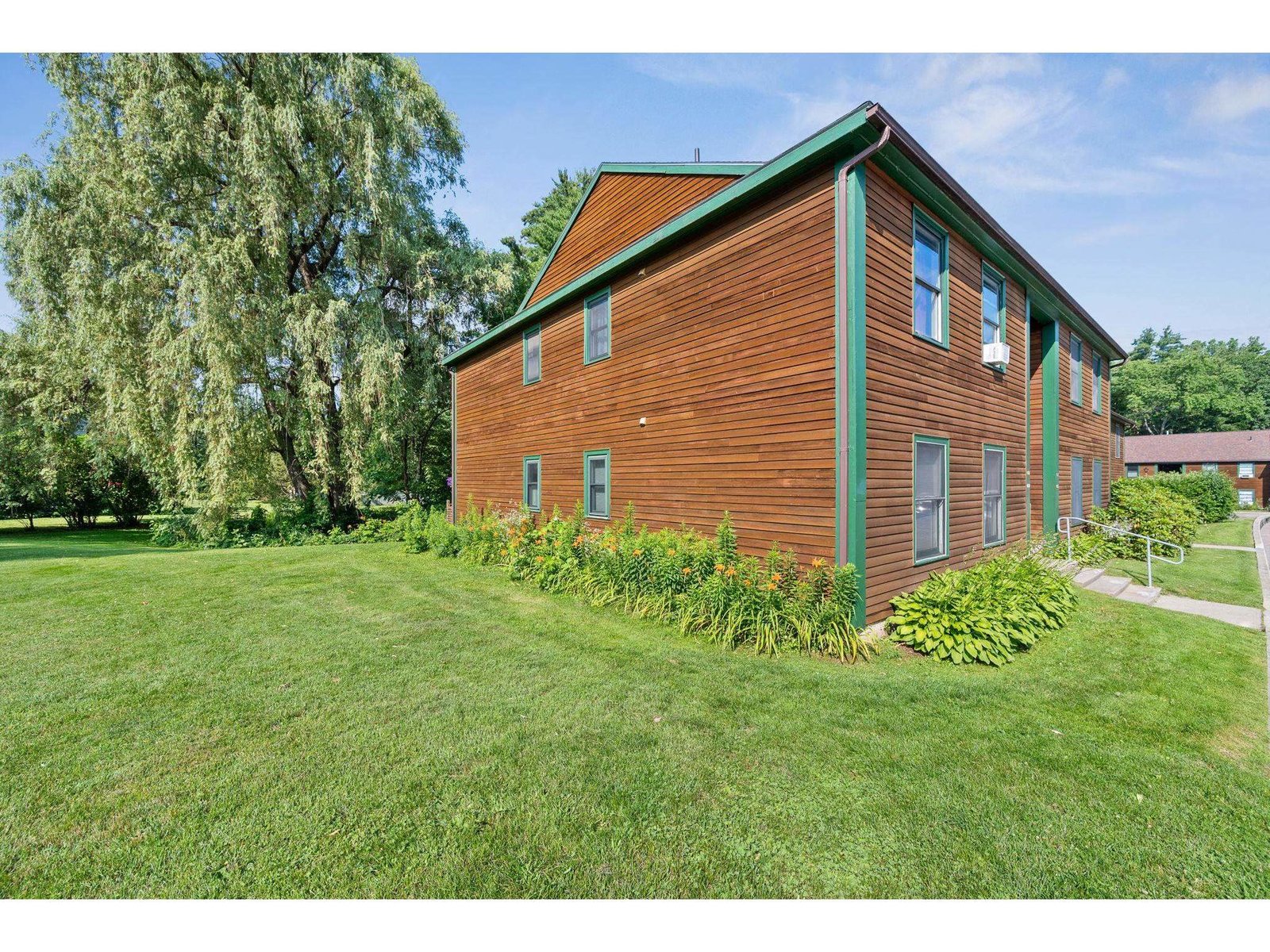 25 Baycrest Drive, Unit 605