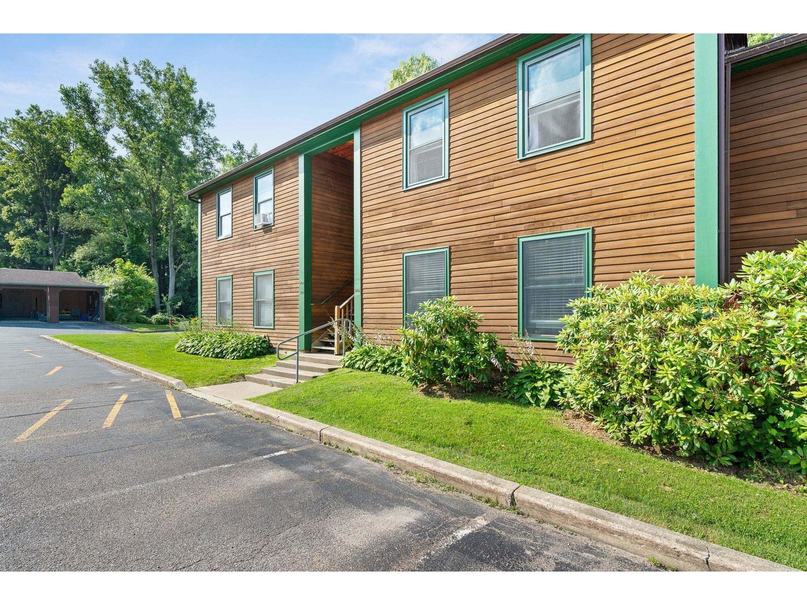 25 Baycrest Drive, Unit 605