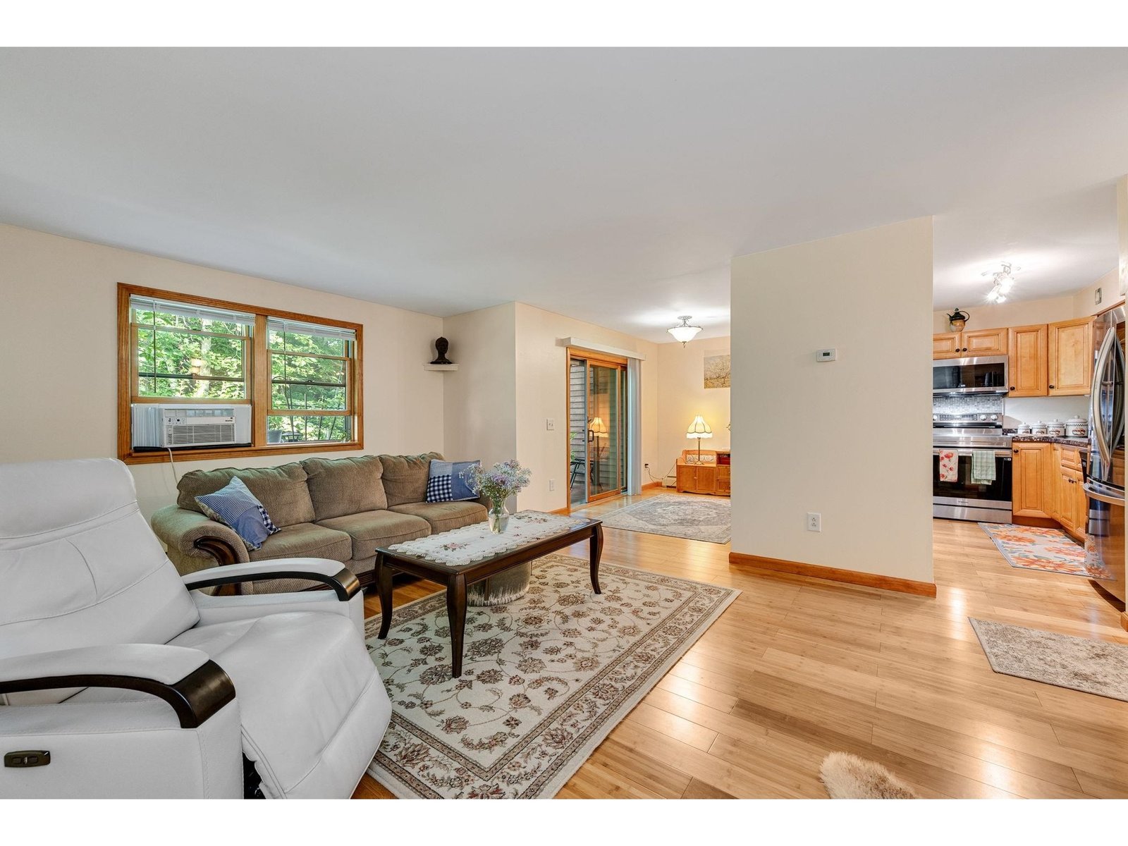 25 Baycrest Drive, Unit 605