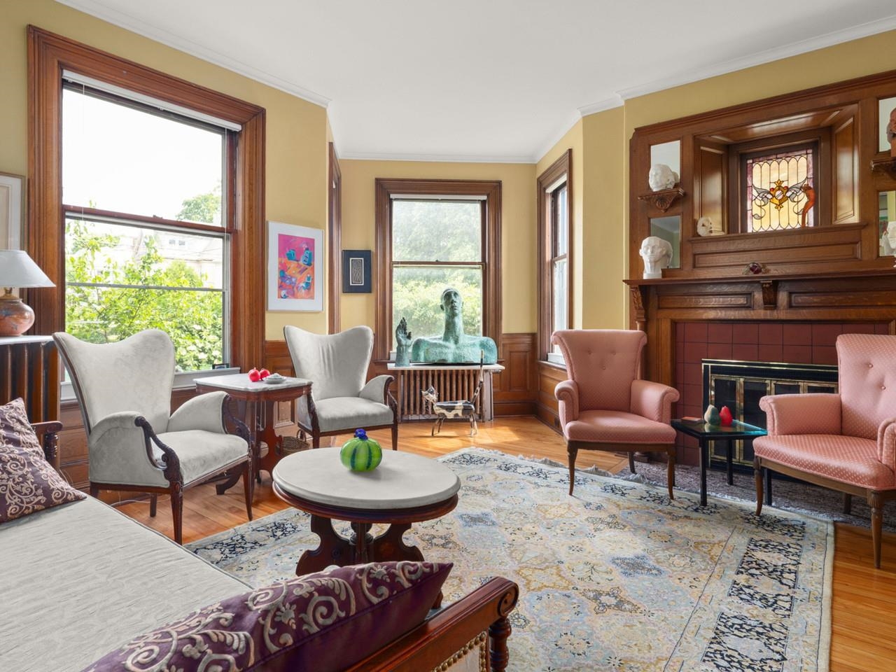 Gracious parlour