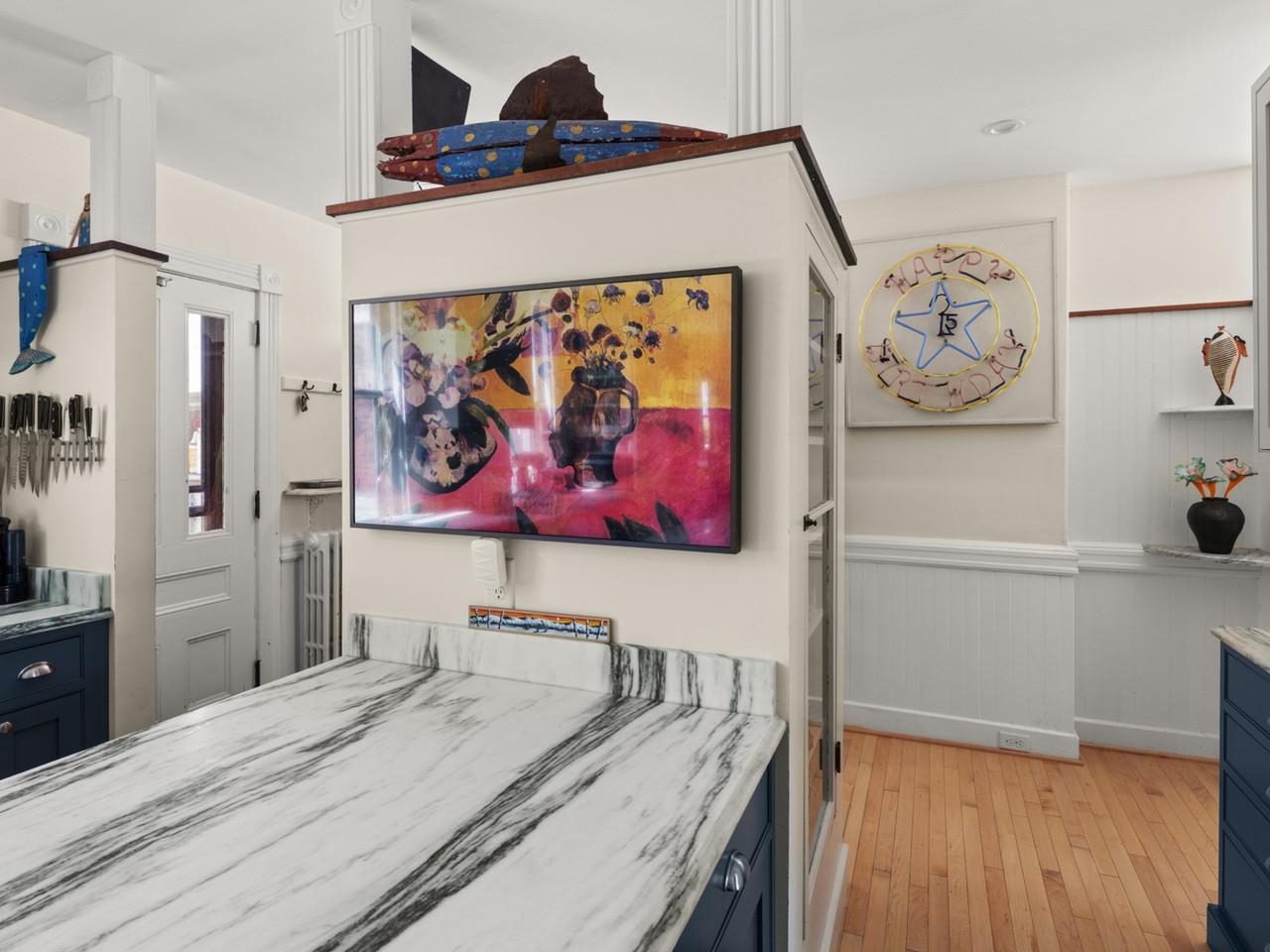 Kitchen access to pantry