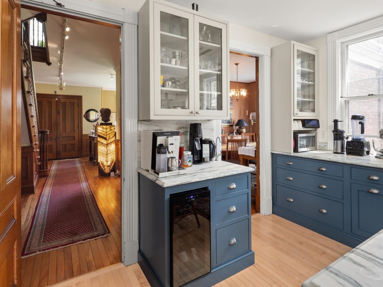 Access to dining & front hall
