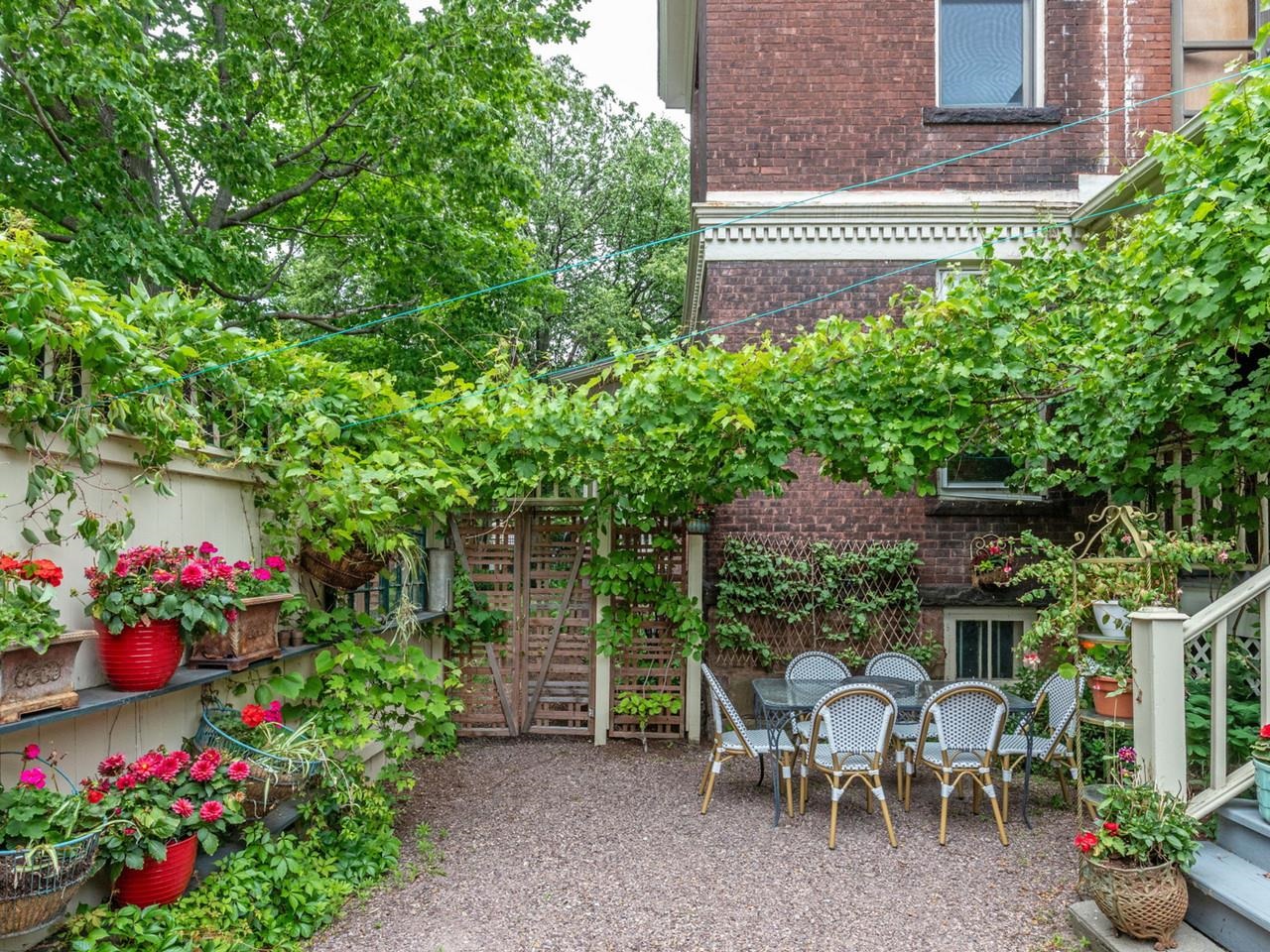 A retreat in the city