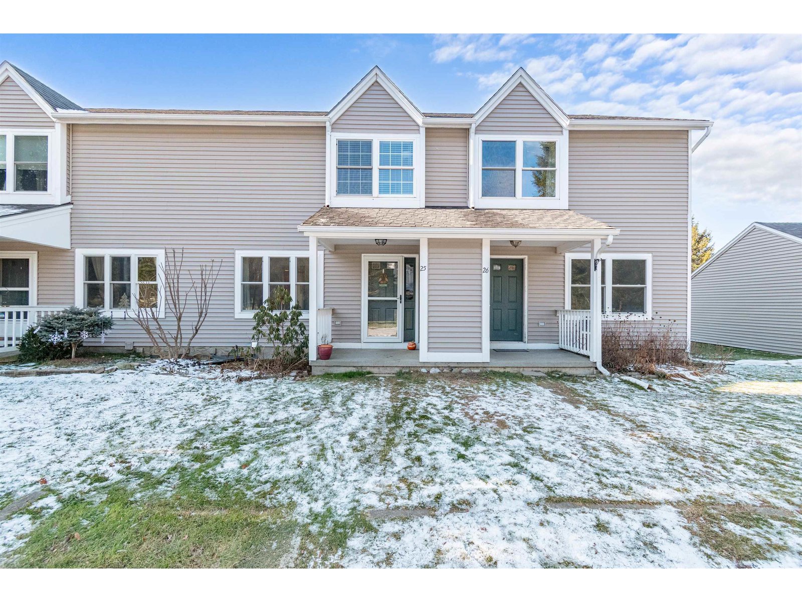 25 E Country Club Drive, Unit 25